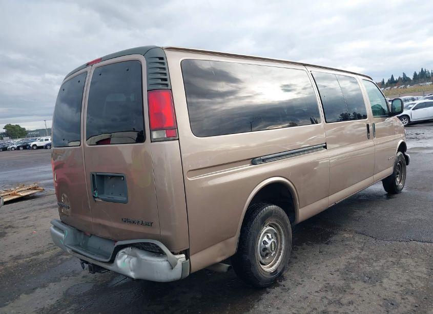 Photo 4 of 2002 Chevrolet Express (VIN 1GAGG29R021130549)