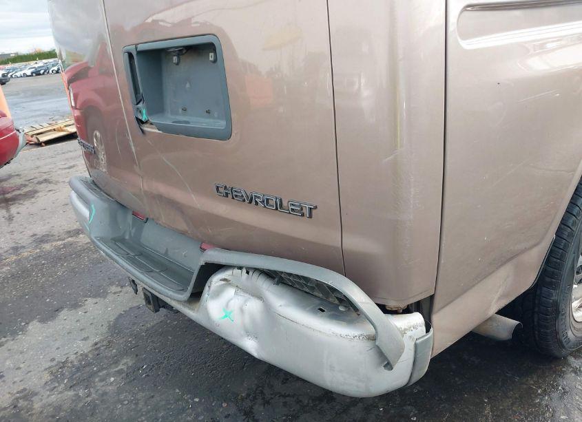 Photo 6 of 2002 Chevrolet Express (VIN 1GAGG29R021130549)