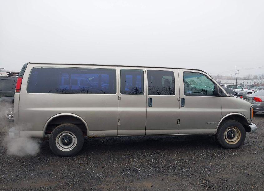 Photo 13 of 2001 Chevrolet Express (VIN 1GAGG29R611212106)