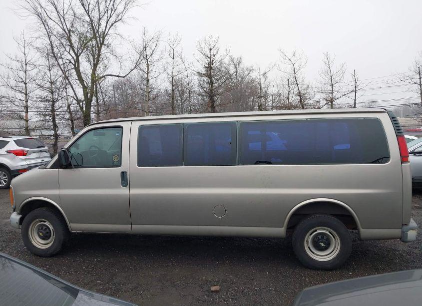 Photo 14 of 2001 Chevrolet Express (VIN 1GAGG29R611212106)