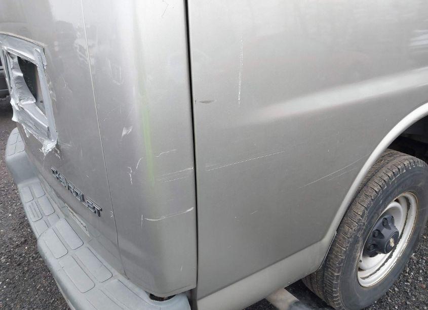 Photo 19 of 2001 Chevrolet Express (VIN 1GAGG29R611212106)
