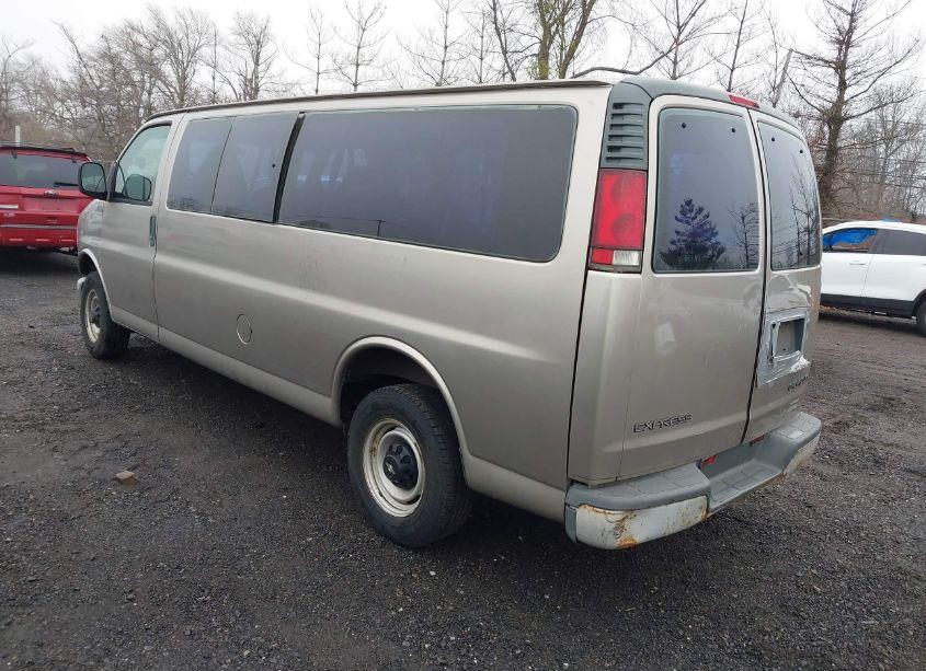 Photo 3 of 2001 Chevrolet Express (VIN 1GAGG29R611212106)