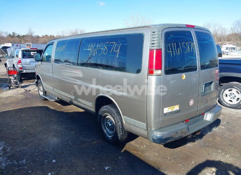 Photo 3 of 2002 Chevrolet Express (VIN 1GAGG29R821215025)