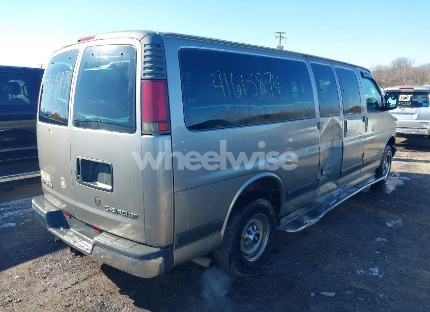 Photo 4 of 2002 Chevrolet Express (VIN 1GAGG29R821215025)
