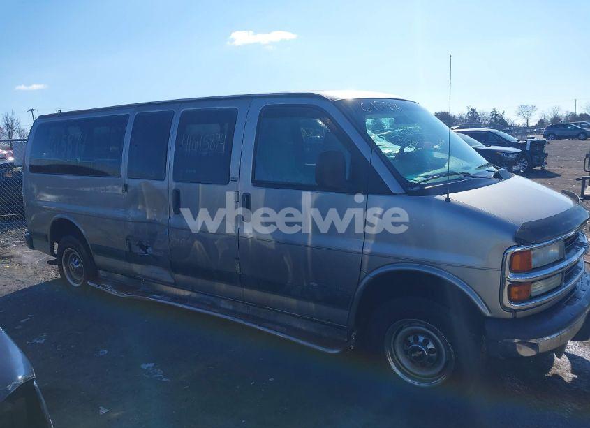 Photo 6 of 2002 Chevrolet Express (VIN 1GAGG29R821215025)