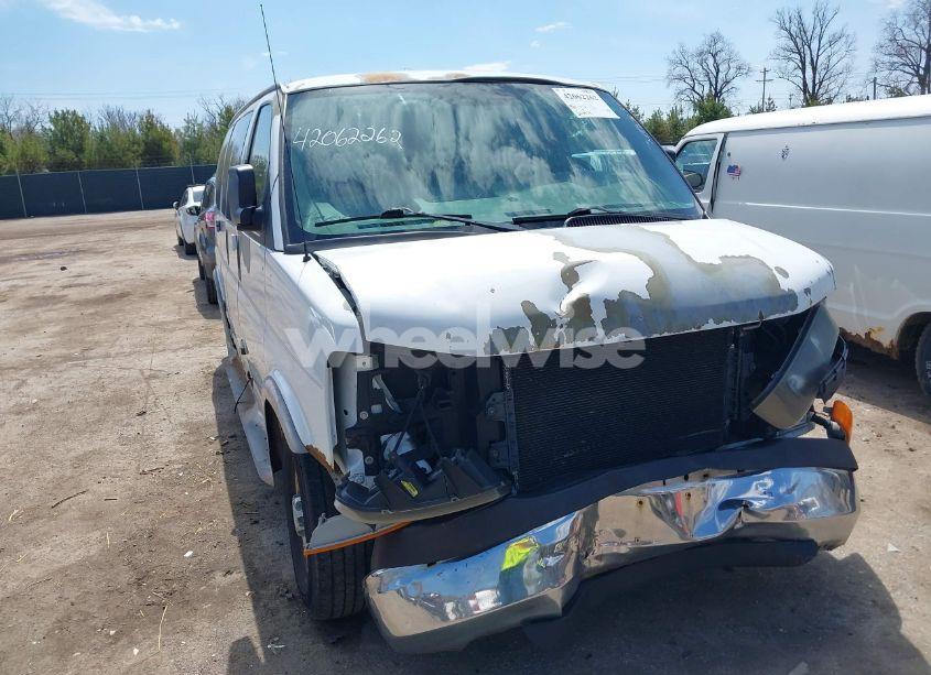 2008 Chevrolet Express LS (VIN 1GAHG35K981127449) main photo