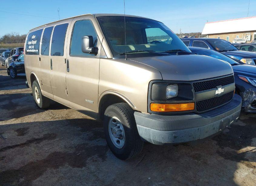 2004 Chevrolet Express (VIN 1GAHG35U641182565) main photo