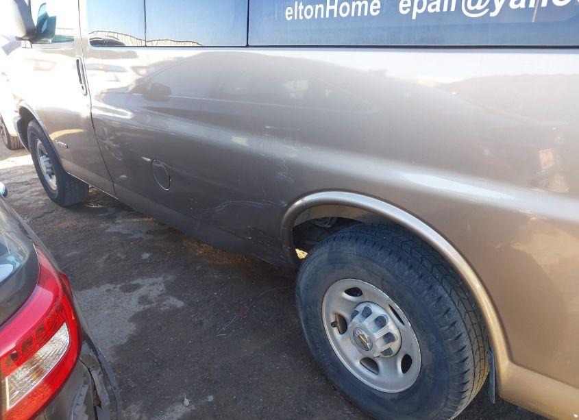 Photo 6 of 2004 Chevrolet Express (VIN 1GAHG35U641182565)