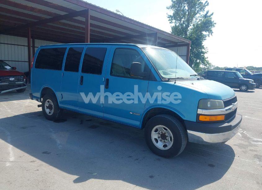 2005 Chevrolet Express (VIN 1GAHG35U651196998) main photo