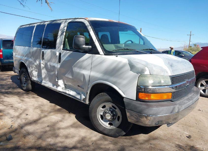 2006 Chevrolet Express LS (VIN 1GAHG35U761176258) main photo