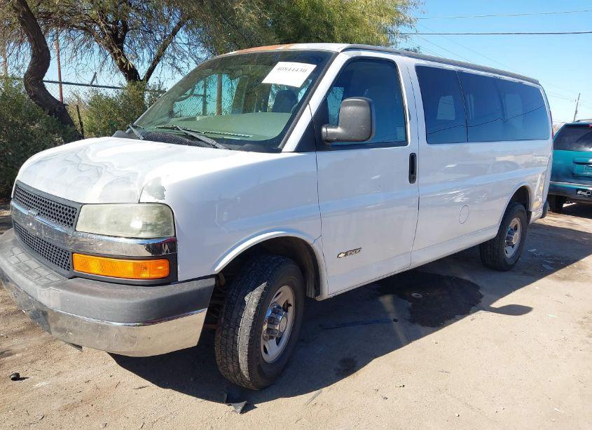 Photo 2 of 2006 Chevrolet Express LS (VIN 1GAHG35U761176258)