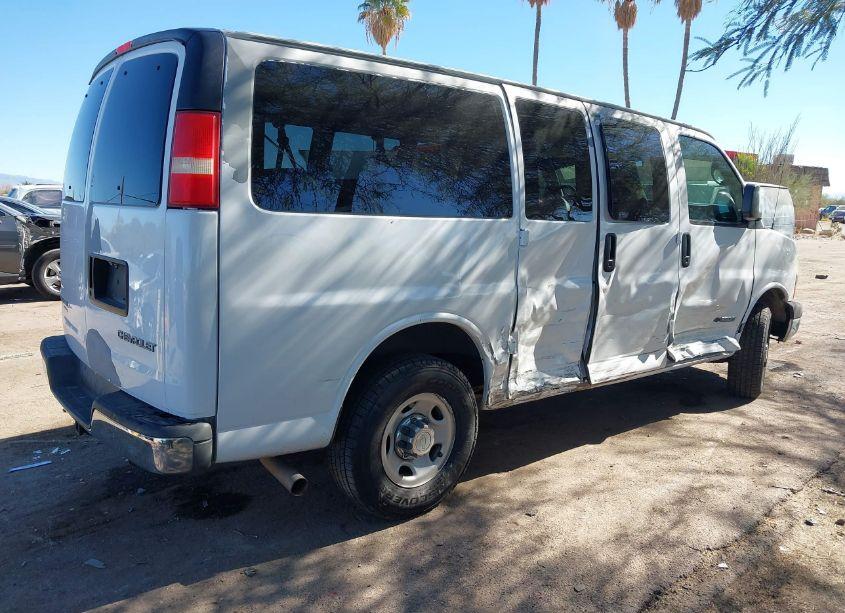 Photo 4 of 2006 Chevrolet Express LS (VIN 1GAHG35U761176258)