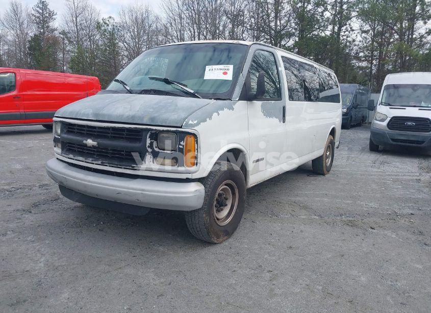 Photo 2 of 2001 Chevrolet Express (VIN 1GAHG39GX11161539)