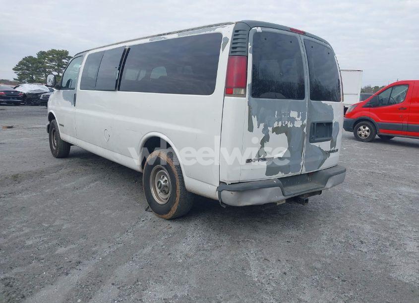 Photo 3 of 2001 Chevrolet Express (VIN 1GAHG39GX11161539)