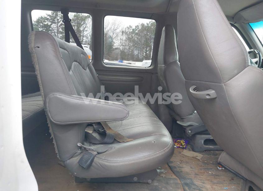 Photo 8 of 2001 Chevrolet Express (VIN 1GAHG39GX11161539)