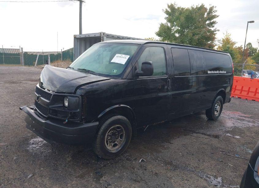 Photo 2 of 2008 Chevrolet Express LS (VIN 1GAHG39K081209421)