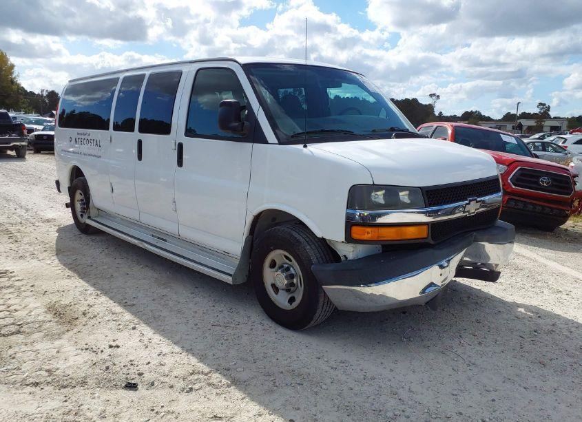 2008 Chevrolet Express LS (VIN 1GAHG39K181104340) main photo