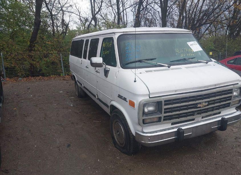 1996 Chevrolet G30 (VIN 1GAHG39K1TF101613) main photo