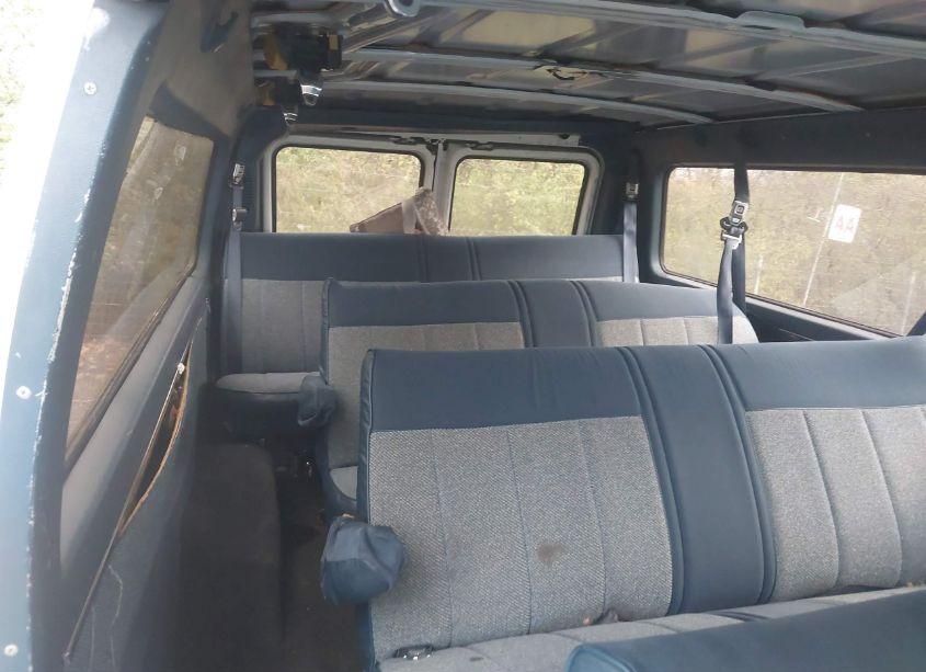 Photo 11 of 1996 Chevrolet G30 (VIN 1GAHG39K1TF101613)