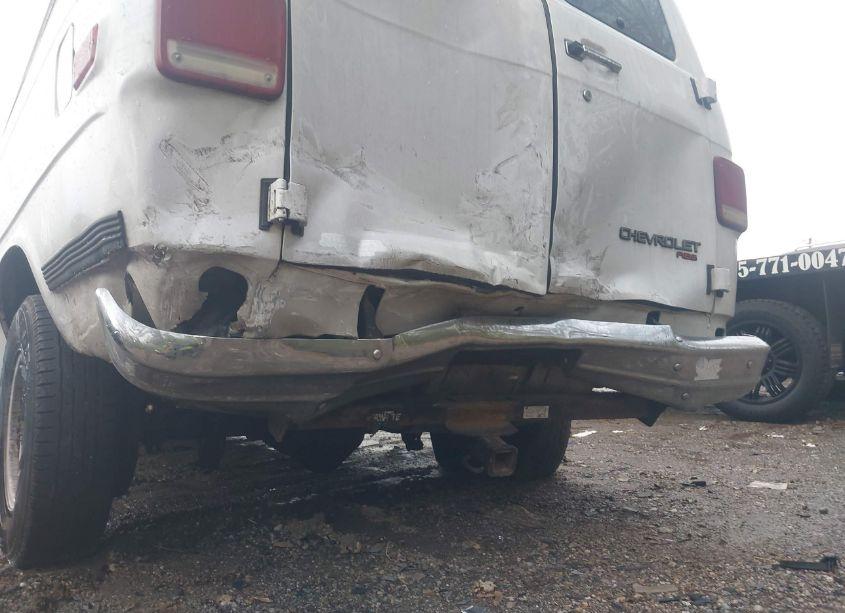 Photo 13 of 1996 Chevrolet G30 (VIN 1GAHG39K1TF101613)