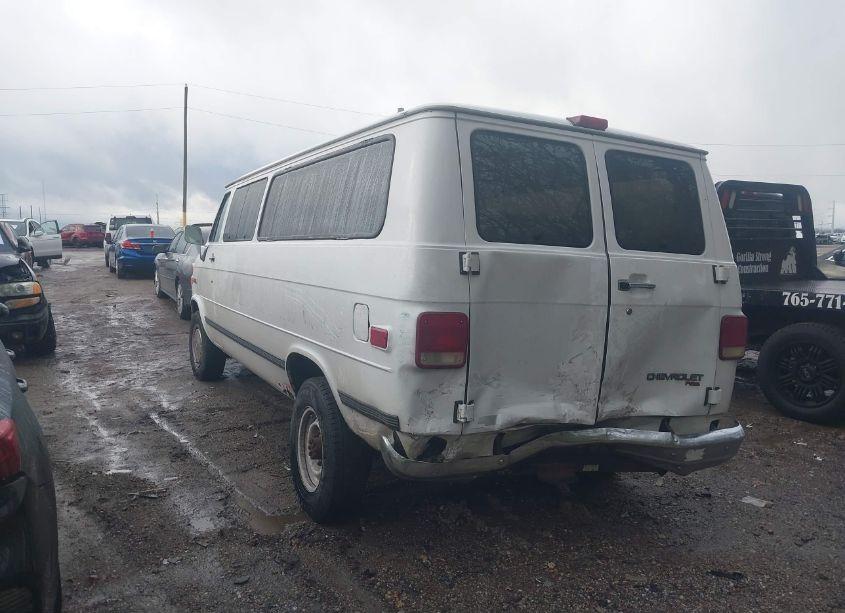 Photo 3 of 1996 Chevrolet G30 (VIN 1GAHG39K1TF101613)