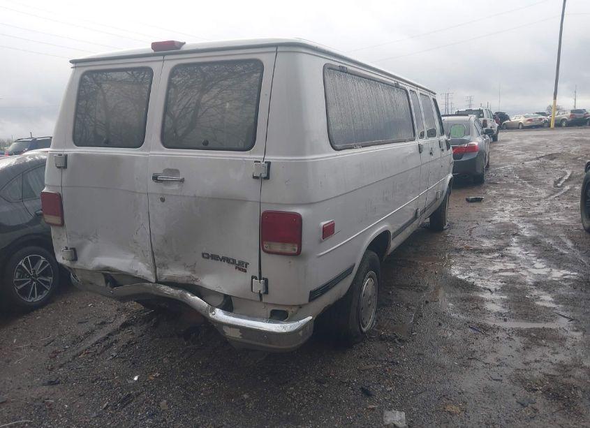 Photo 4 of 1996 Chevrolet G30 (VIN 1GAHG39K1TF101613)