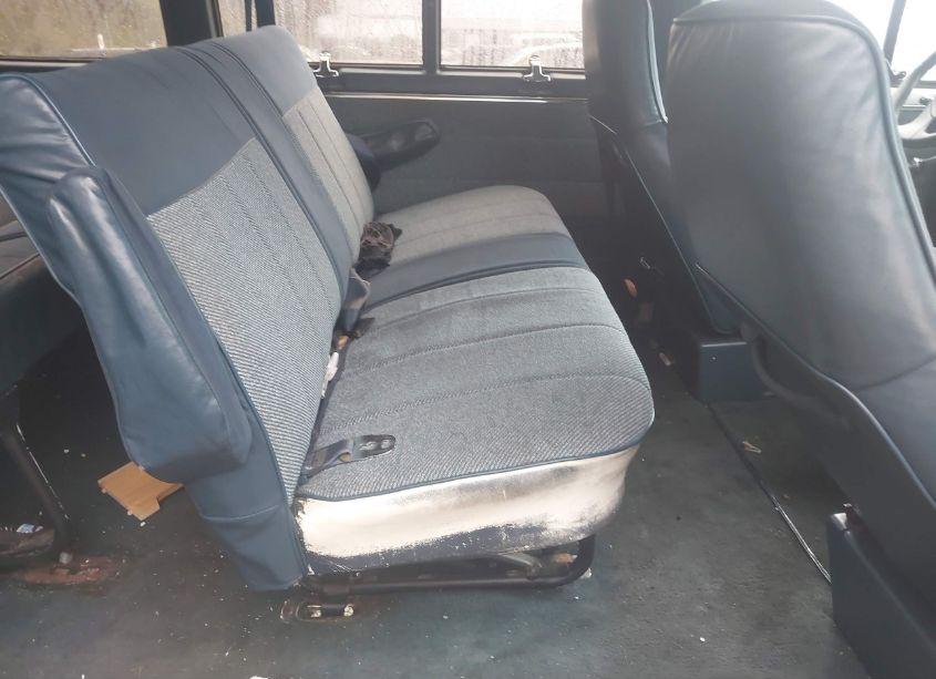 Photo 8 of 1996 Chevrolet G30 (VIN 1GAHG39K1TF101613)