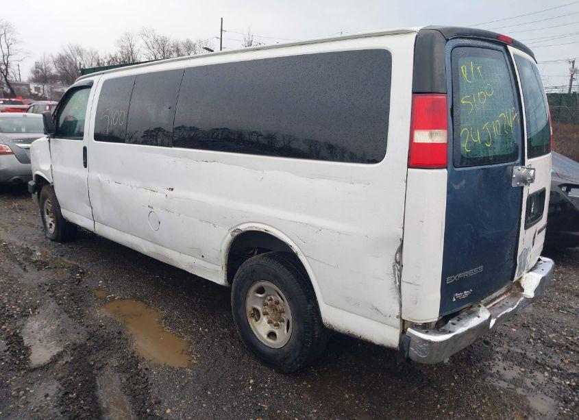 Photo 3 of 2008 Chevrolet Express LS (VIN 1GAHG39K381184482)