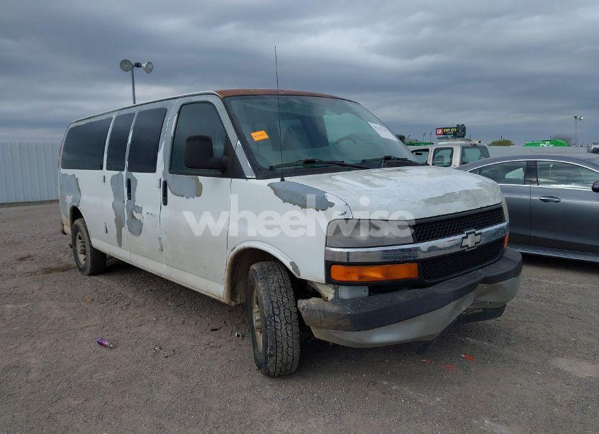 2008 Chevrolet Express LS (VIN 1GAHG39K881142695) main photo