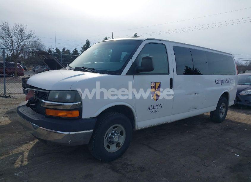 Photo 2 of 2008 Chevrolet Express LS (VIN 1GAHG39K981120740)