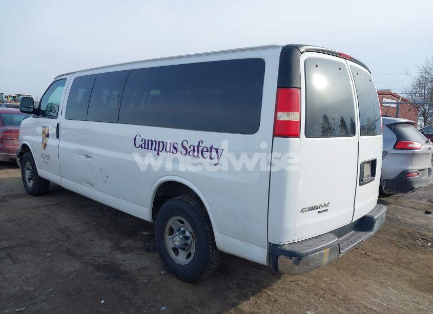 Photo 3 of 2008 Chevrolet Express LS (VIN 1GAHG39K981120740)