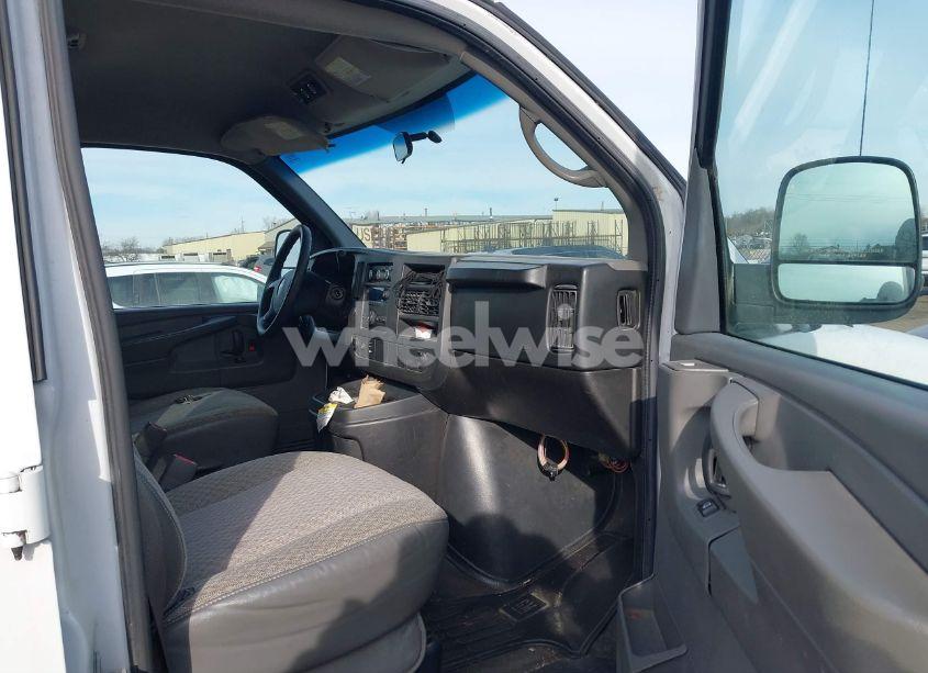 Photo 5 of 2008 Chevrolet Express LS (VIN 1GAHG39K981120740)