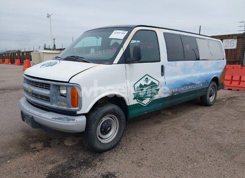 Photo 2 of 2002 Chevrolet Express (VIN 1GAHG39R121207679)