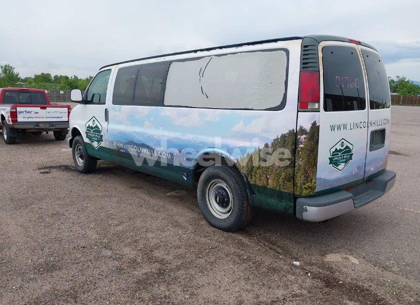 Photo 3 of 2002 Chevrolet Express (VIN 1GAHG39R121207679)
