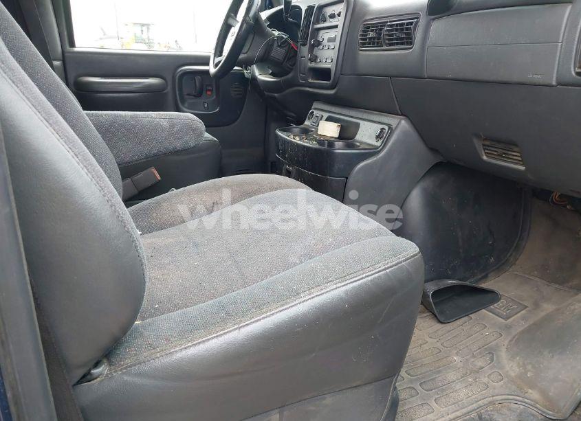 Photo 5 of 2002 Chevrolet Express (VIN 1GAHG39R121207679)