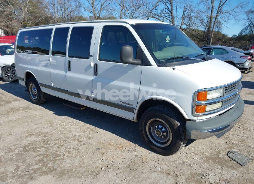 2001 Chevrolet Express (VIN 1GAHG39R811190636) main photo