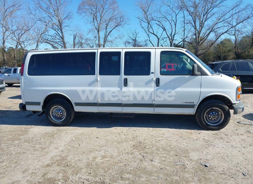 Photo 13 of 2001 Chevrolet Express (VIN 1GAHG39R811190636)