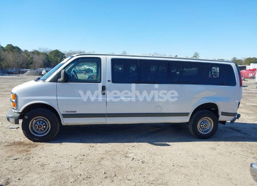 Photo 14 of 2001 Chevrolet Express (VIN 1GAHG39R811190636)