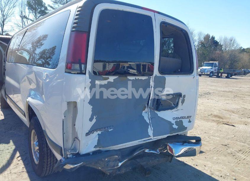 Photo 6 of 2001 Chevrolet Express (VIN 1GAHG39R811190636)