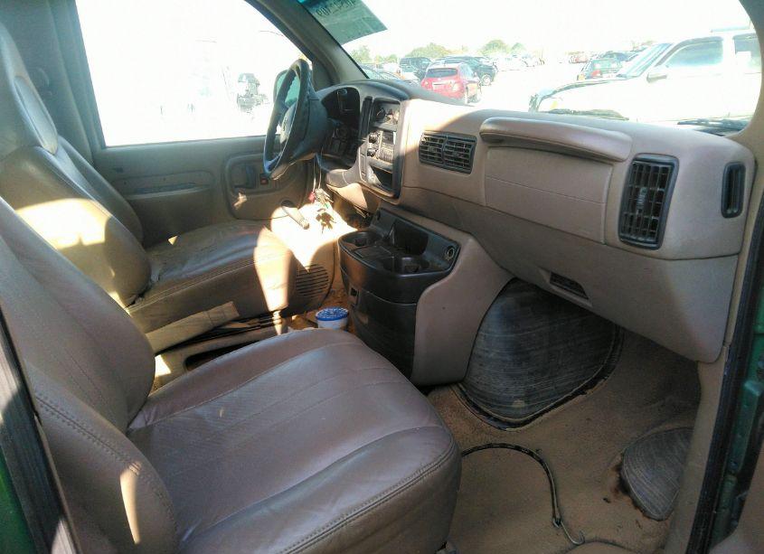 Photo 5 of 2000 Chevrolet Express (VIN 1GAHG39R8Y1117616)