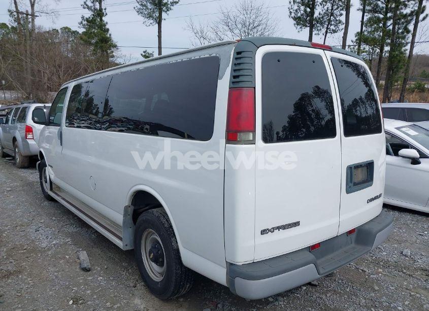 Photo 3 of 2002 Chevrolet Express (VIN 1GAHG39R921177847)