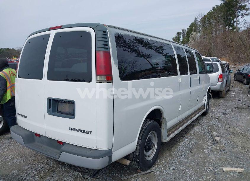 Photo 4 of 2002 Chevrolet Express (VIN 1GAHG39R921177847)