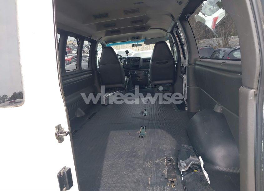 Photo 8 of 2002 Chevrolet Express (VIN 1GAHG39R921177847)