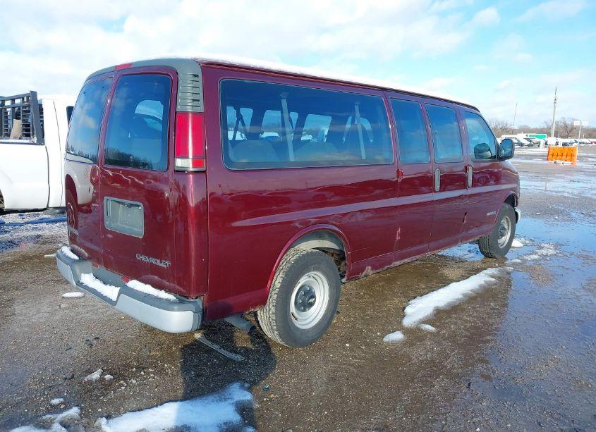 Photo 4 of 2002 Chevrolet Express (VIN 1GAHG39RX21222925)