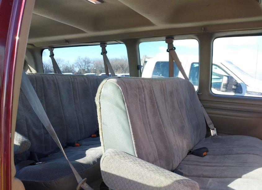 Photo 8 of 2002 Chevrolet Express (VIN 1GAHG39RX21222925)