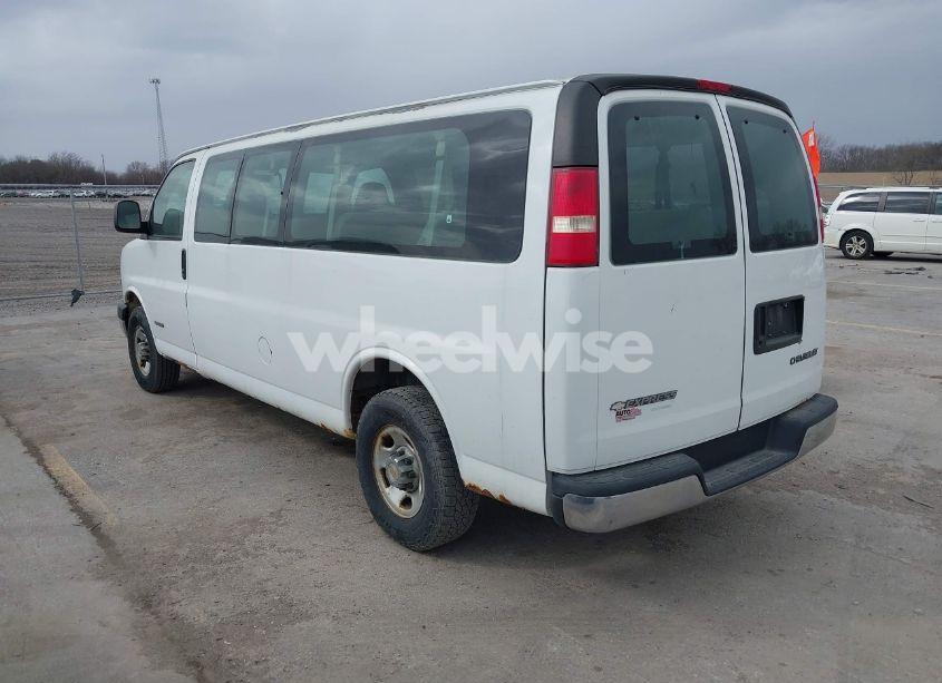 Photo 3 of 2005 Chevrolet Express (VIN 1GAHG39U051110188)