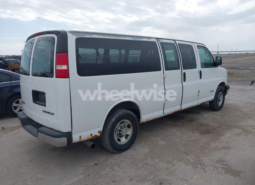 Photo 4 of 2005 Chevrolet Express (VIN 1GAHG39U051110188)