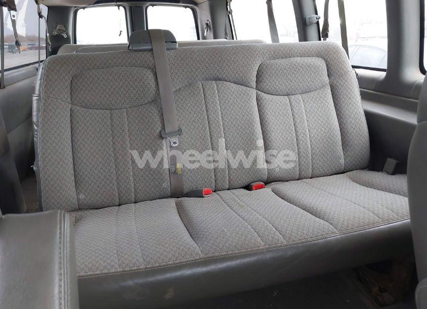 Photo 8 of 2005 Chevrolet Express (VIN 1GAHG39U051110188)