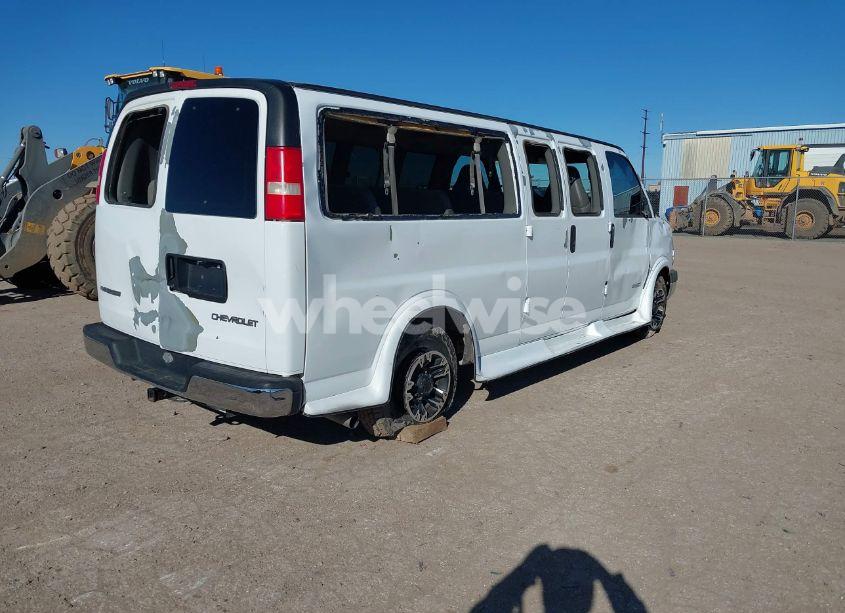 Photo 4 of 2003 Chevrolet Express (VIN 1GAHG39U131229543)