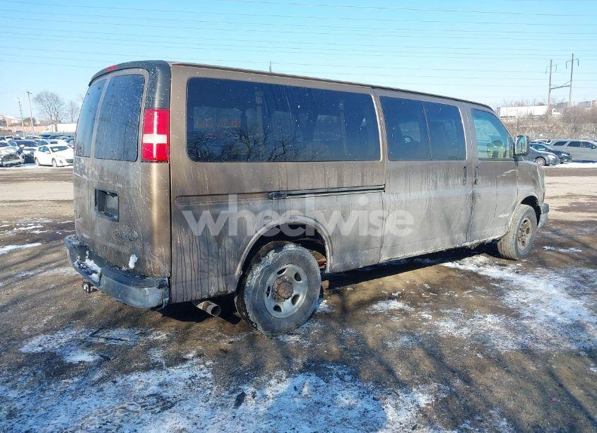 Photo 4 of 2003 Chevrolet Express (VIN 1GAHG39U231165089)
